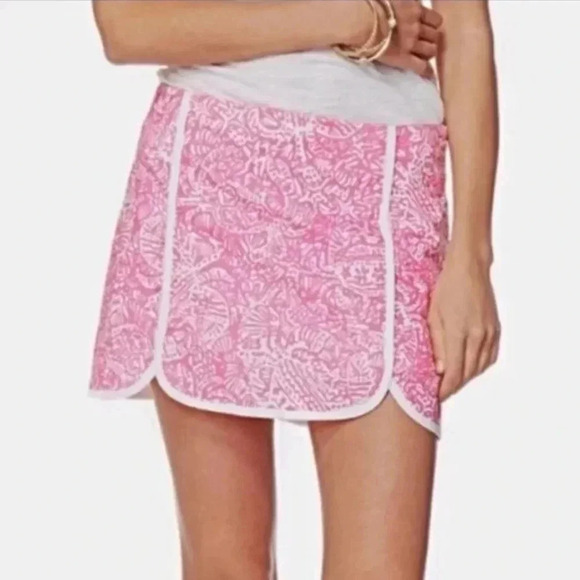 Lilly Pulitzer Pants - {Lily Pulitzer} Pink and White Cala Skort Hotty Get Crackin - Size 0